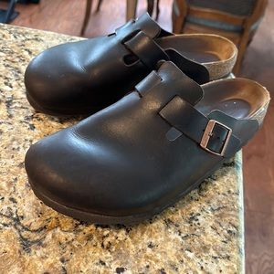 Birkenstock Boston Leather Clogs